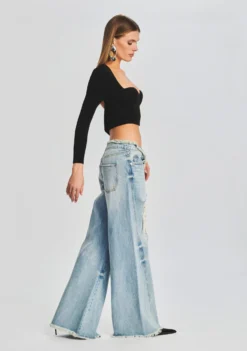 Quincey Long Sleeve 9 Quincey Long Sleeve -Women Clothing Shop Ecommerce Crop 221115 Ecom SET1 SHOT 29 4756 scaled