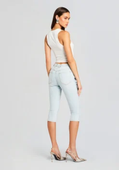 Avalon Capri -Women Clothing Shop Ecommerce Crop 24 04 17 AVALONSHORTS SKYLIGHT 1312 ECOMM scaled